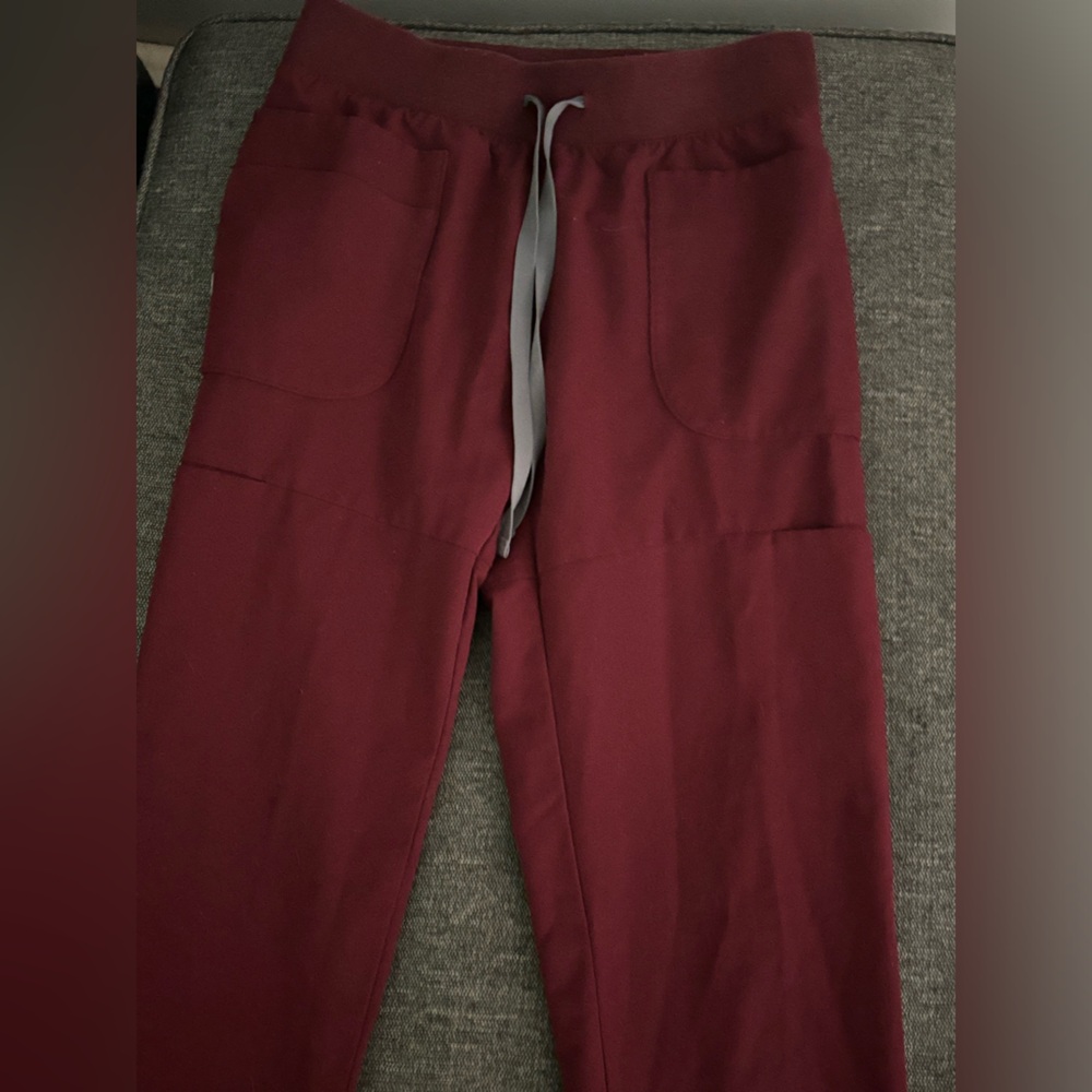 Women’s size XS tall figs scrubs